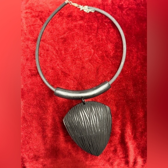 Necklace Carved Wooden AMULET Pendant Minimal Lightweight Black 1952 O - Picture 7 of 8